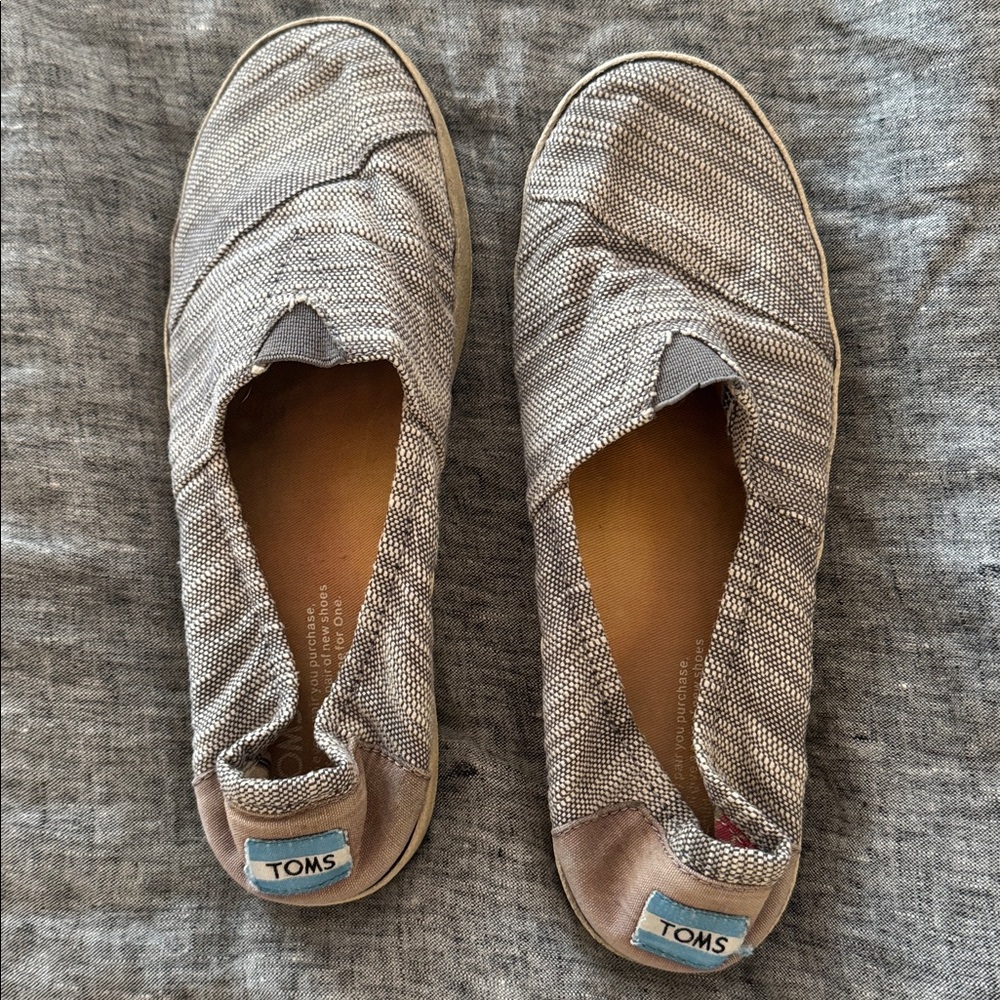 TOMS Womens Sz 8 Slip On Canvas Flats Taupe Gray Textured